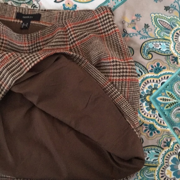 Houndstooth mini skirt! NEVER WORN - Picture 3 of 4